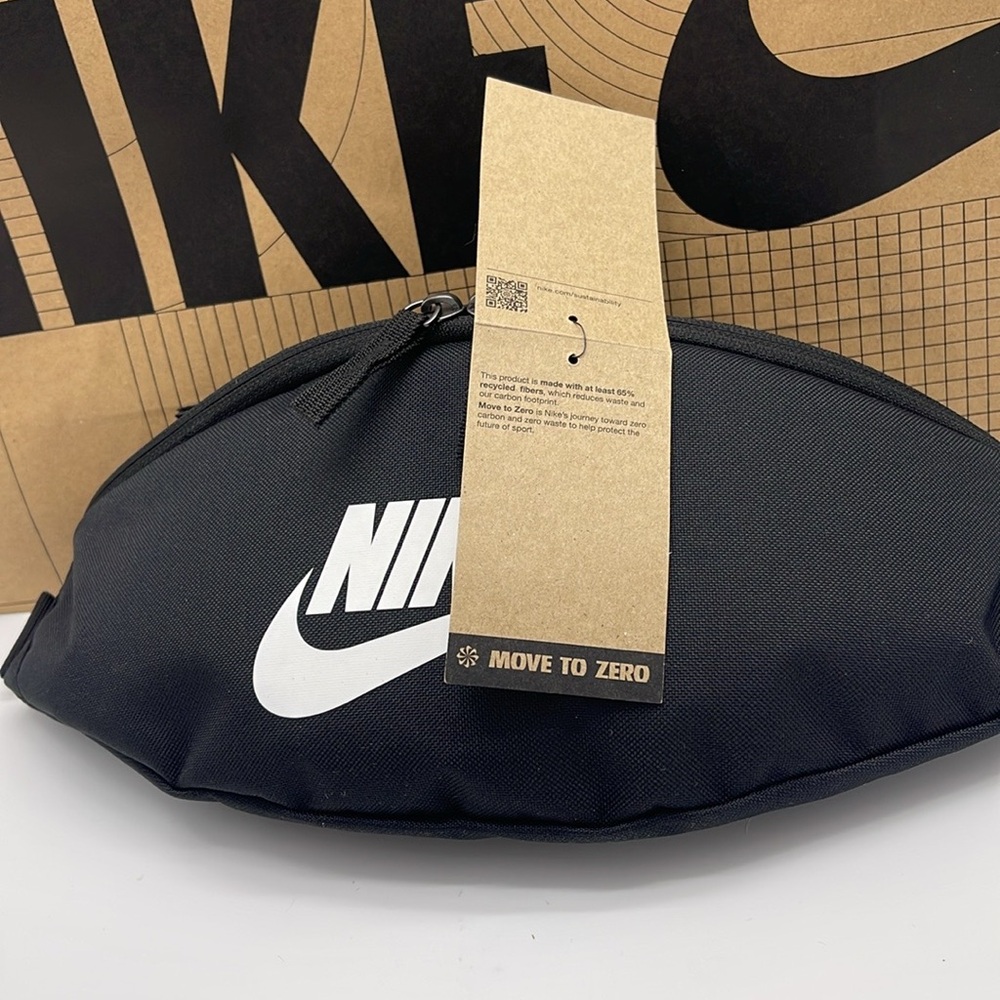 Nike Black Belt Bag Nike Heritage Waistpack (3L) & Fanny Pack
Black 
NWT - Picture 5 of 16
